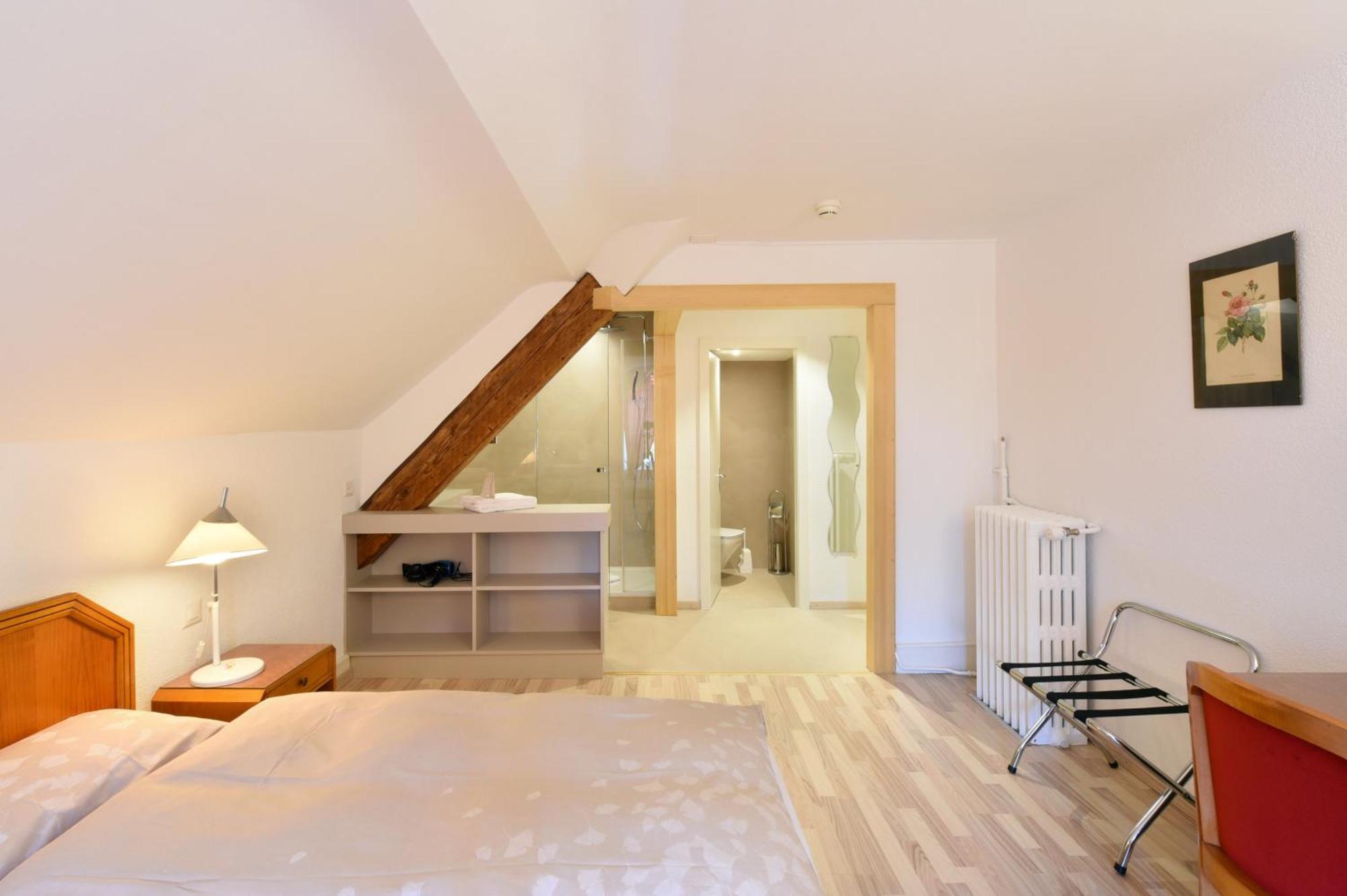 Hotel De L'Aigle Couvet Szoba fotó