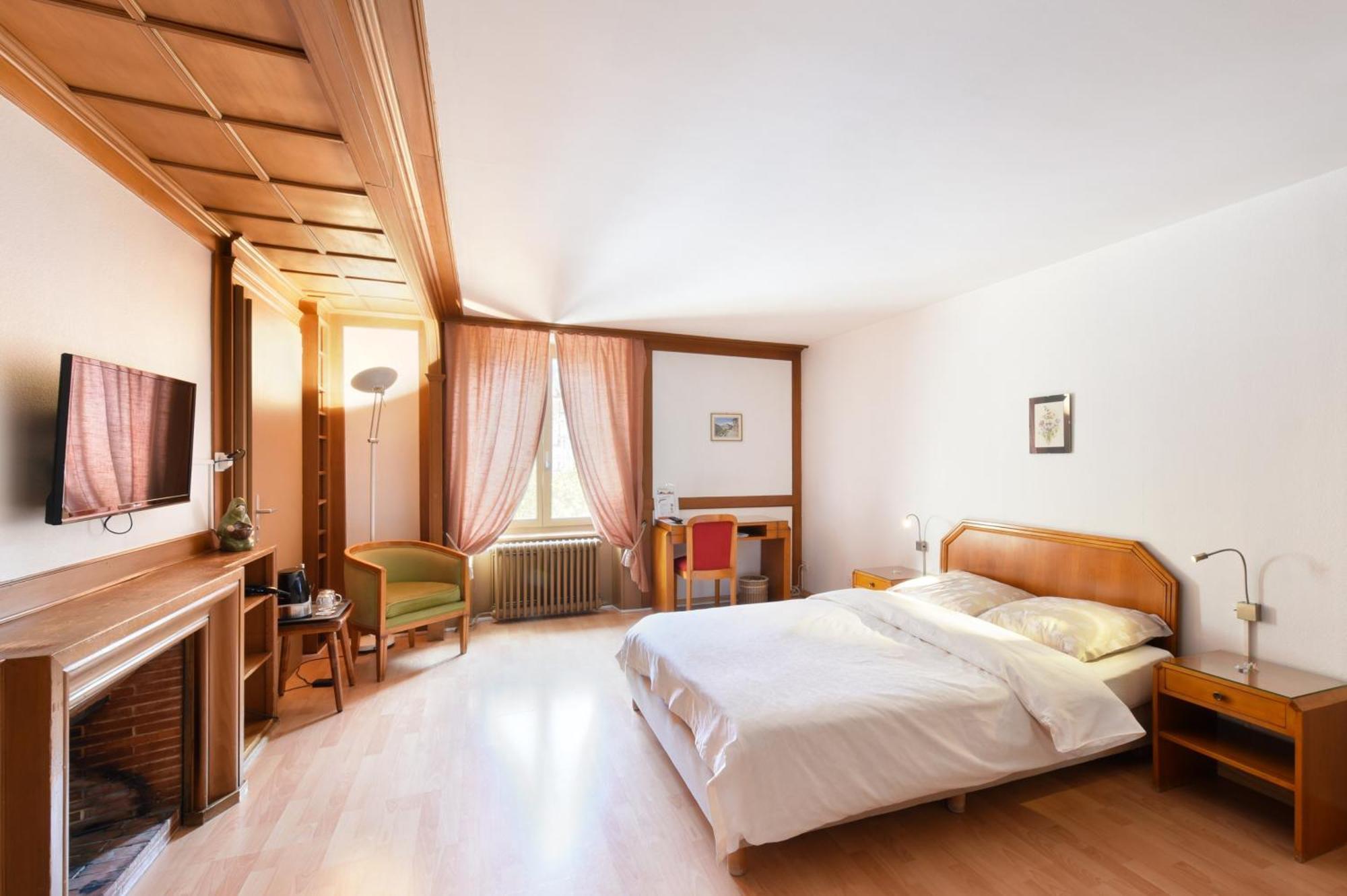 Hotel De L'Aigle Couvet Szoba fotó