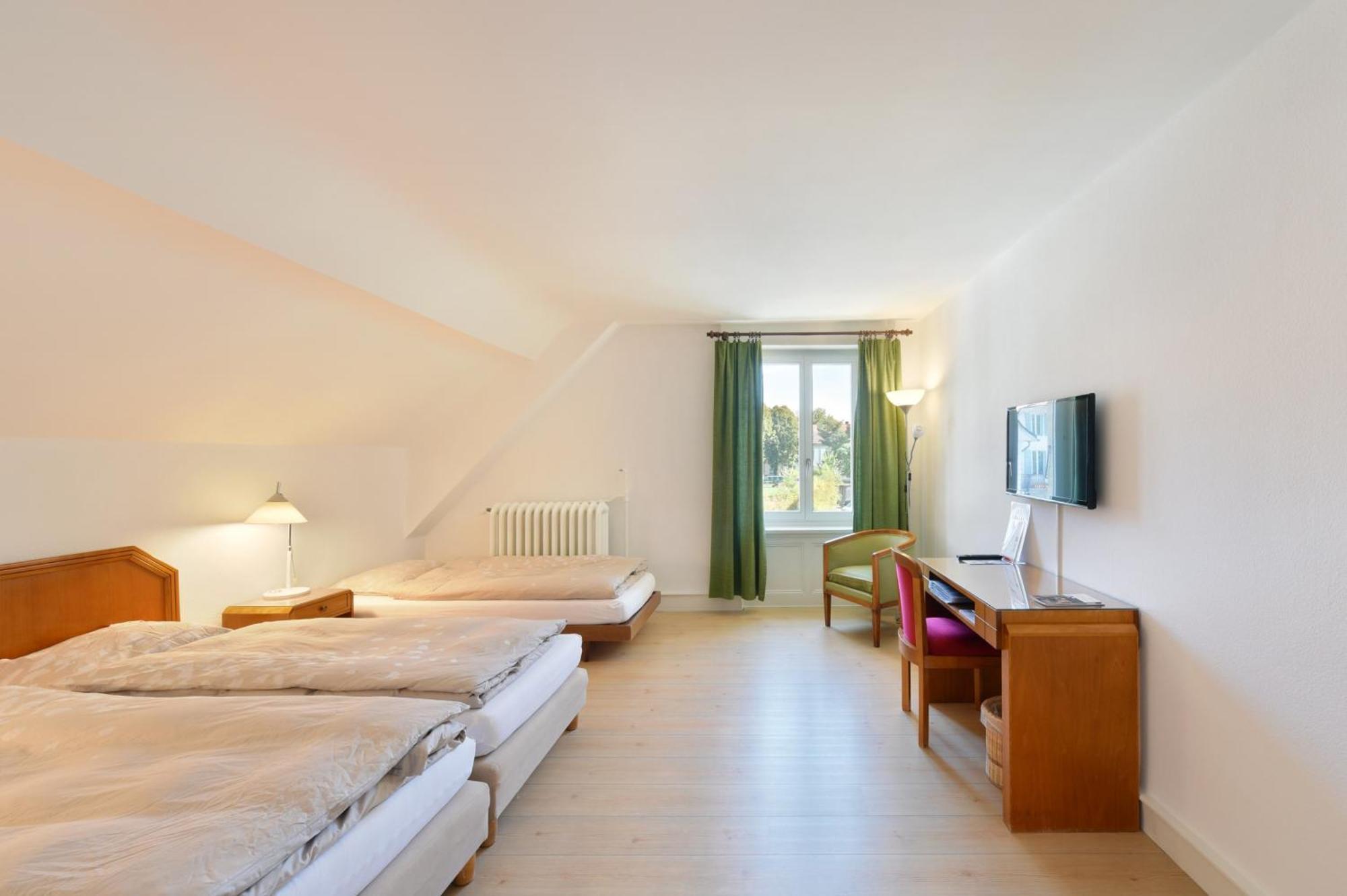 Hotel De L'Aigle Couvet Szoba fotó