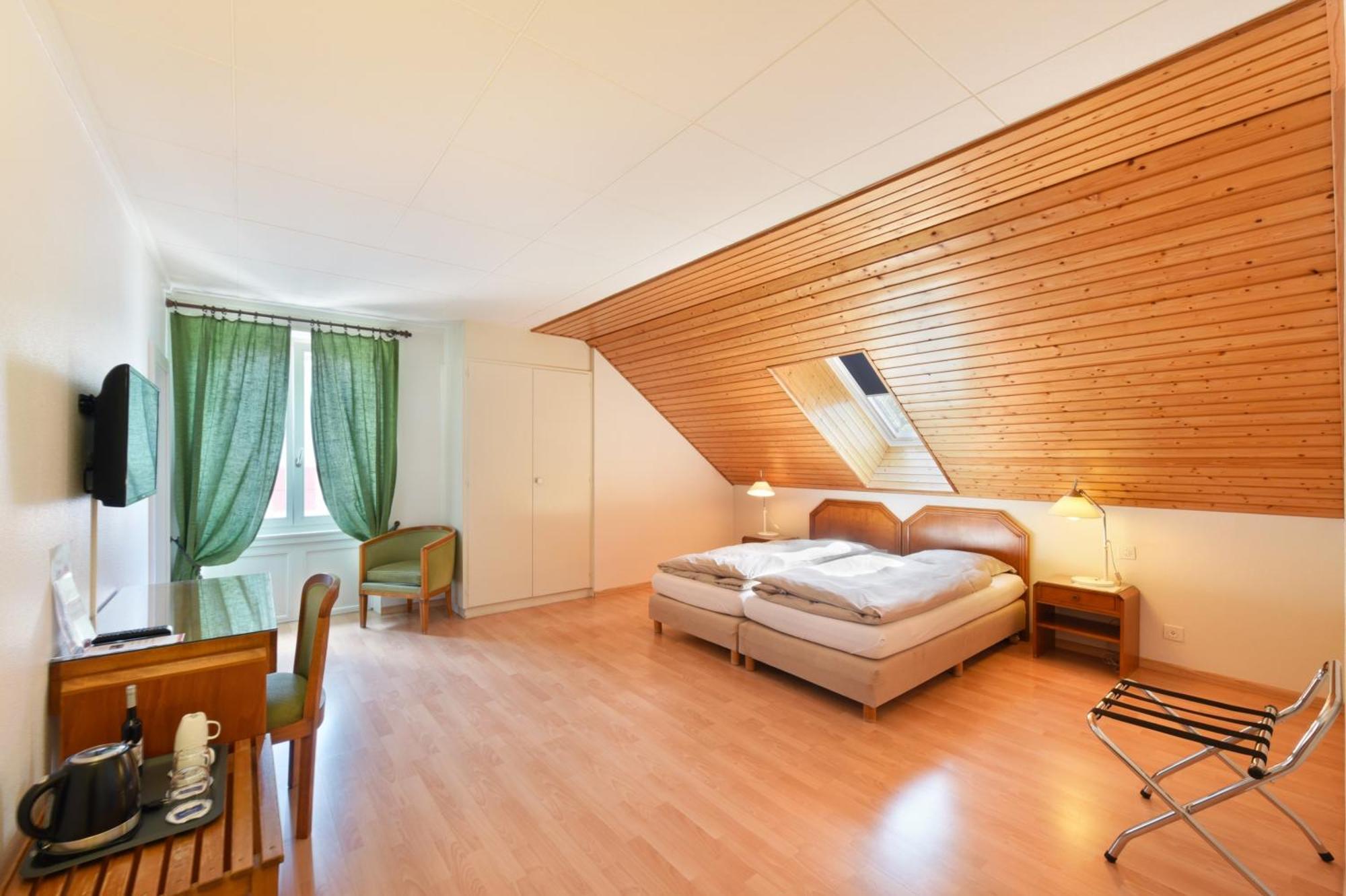 Hotel De L'Aigle Couvet Szoba fotó