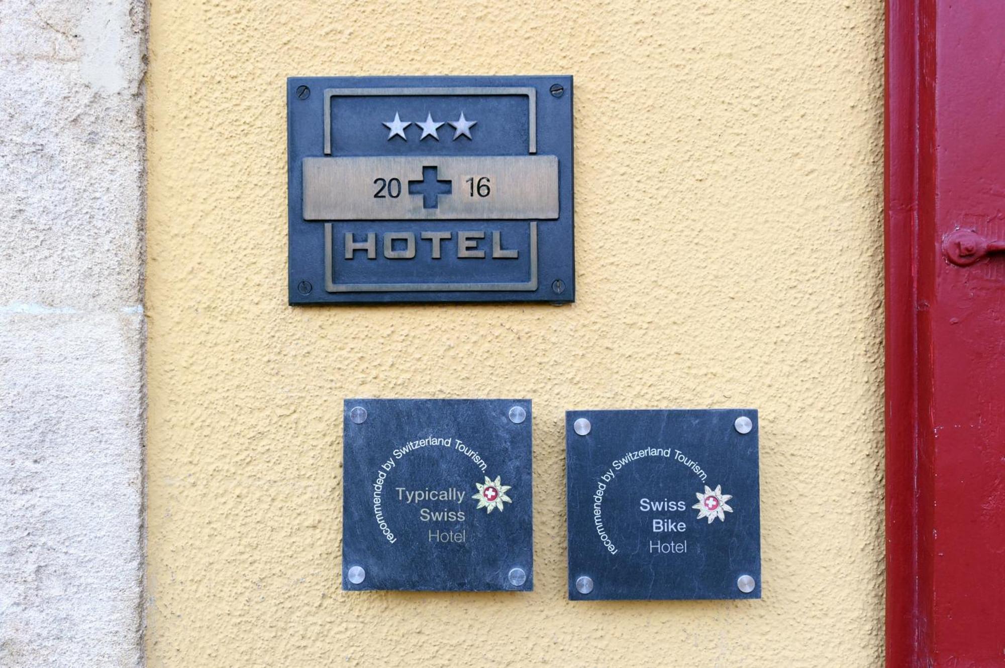 Hotel De L'Aigle Couvet Kültér fotó