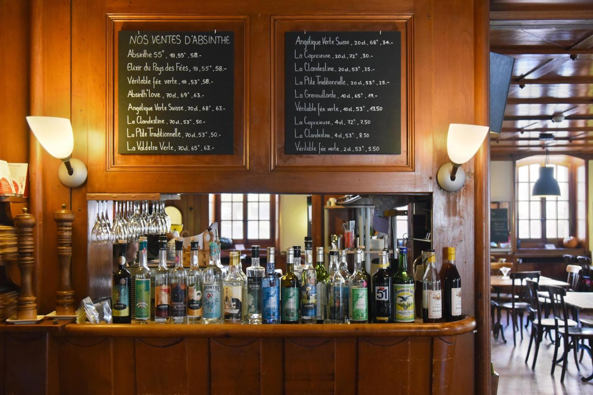 Hotel De L'Aigle Couvet Kültér fotó
