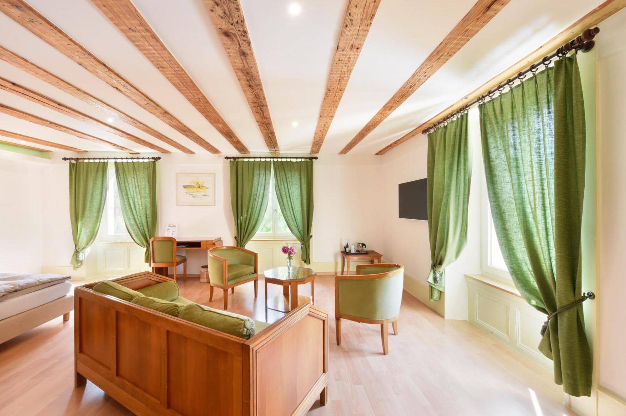 Hotel De L'Aigle Couvet Szoba fotó