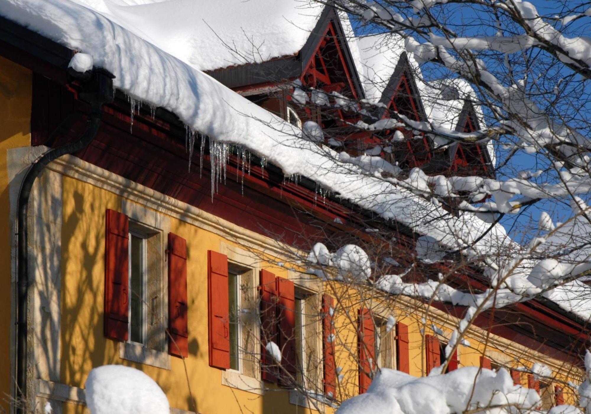 Hotel De L'Aigle Couvet Kültér fotó