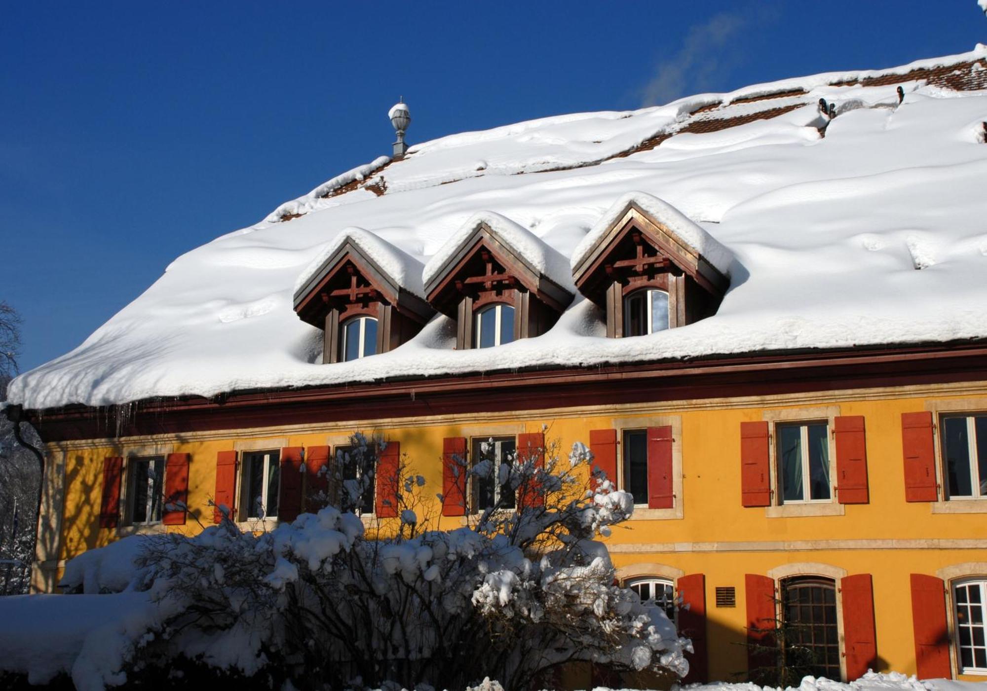 Hotel De L'Aigle Couvet Kültér fotó